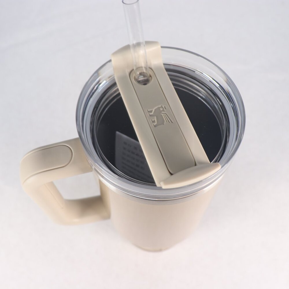 Stanley x e.l.f. 40 oz Stainless H2.0 FlowState Quencher Tumbler Honey Talks - Picture 5 of 7